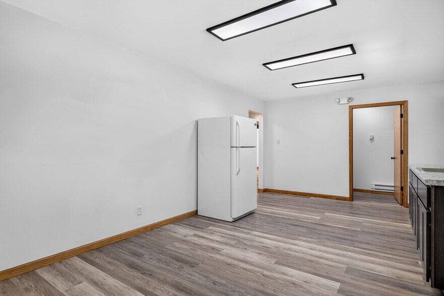 More Photos Of 535 Elm St, Hillsboro Office For Sale