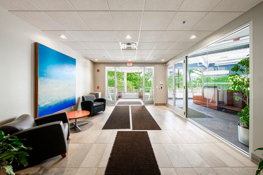 More Photos Of 13600 Bishops Ct, Brookfield Office For Lease