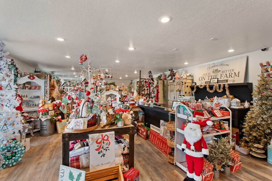 More Photos Of 1521 Willms Rd, Elk Lodge Meeting Hall For Sale