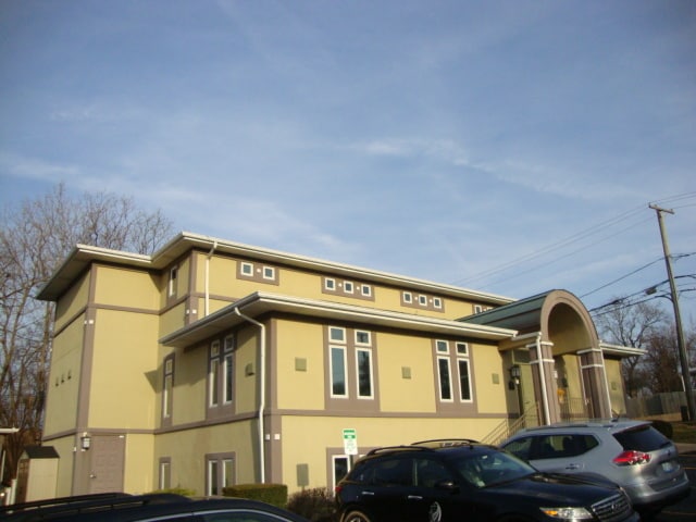 More Photos Of 219 W 55th St, Clarendon Hills Office For Lease