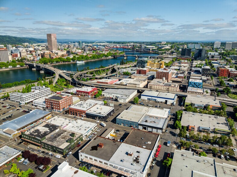 More Photos Of 217 SE Taylor St, Portland Warehouse For Sale