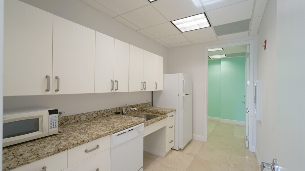More Photos Of 1200 Brickell Ave, Miami Office For Sale