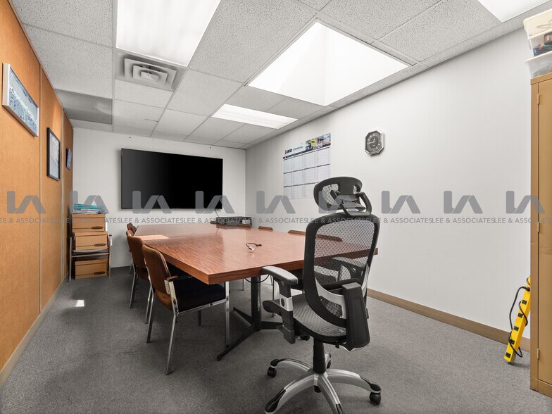 More Photos Of 13415 Comber Way, Surrey Manufacturing For Sale