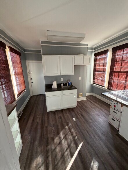 More Photos Of 2324 devine St, Columbia Office For Lease