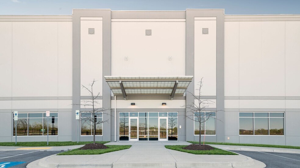 More Photos Of 1200 Claybrick Rd, Landover Distribution For Lease