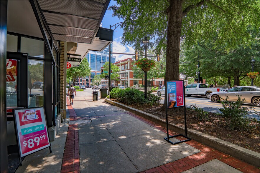 More Photos Of 606-608 S Main St, Greenville Storefront Retail Office For Lease