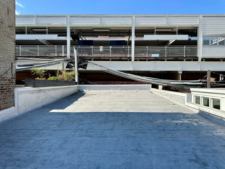 More Photos Of 1906 N Milwaukee Ave, Chicago Service Station For Sale