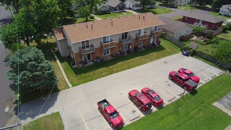 More Photos Of 429 South St, Pekin Apartments For Sale