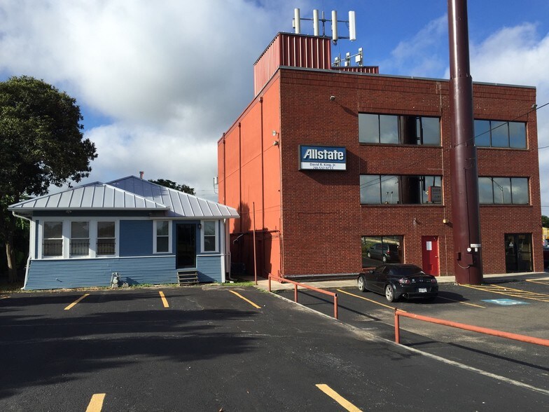 More Photos Of 1818 S New Braunfels Ave, San Antonio Medical For Lease