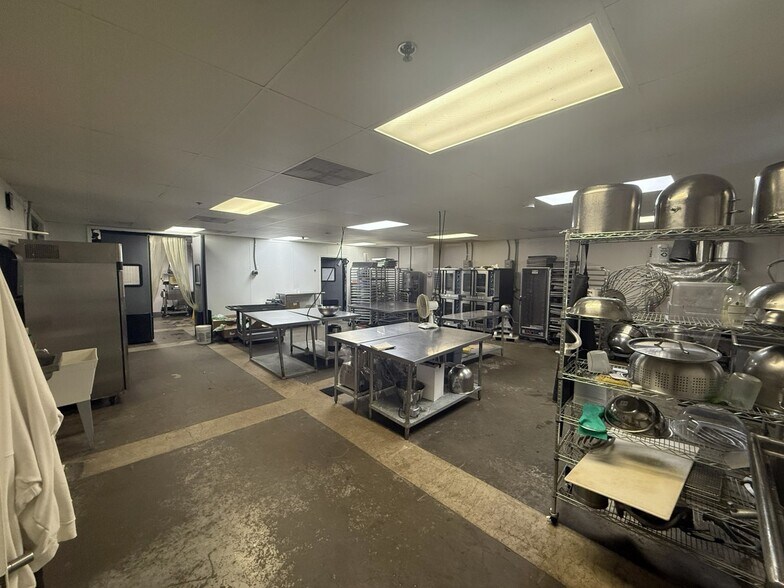 More Photos Of 16708 Picadilly Ct, Round Rock Warehouse For Lease