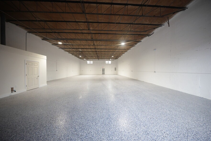 More Photos Of 670-698 W 84th St, Hialeah Unknown For Lease