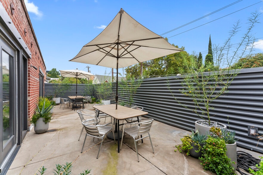 More Photos Of 1217-1221 18th St, Sacramento Storefront Retail Office For Lease