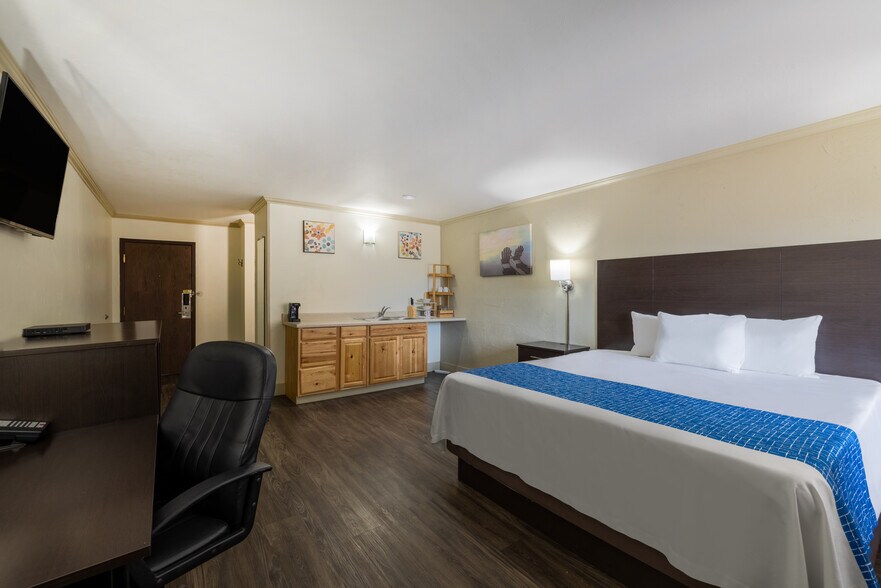 More Photos Of 102 Rogers Ln, Livingston Hotel For Lease