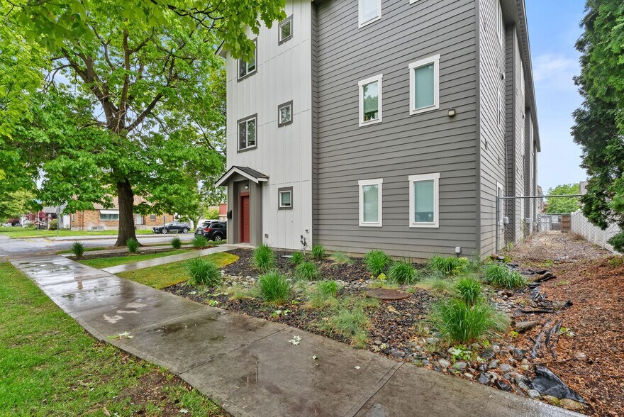 More Photos Of 930 E Sharp Ave, Spokane Apartments For Sale