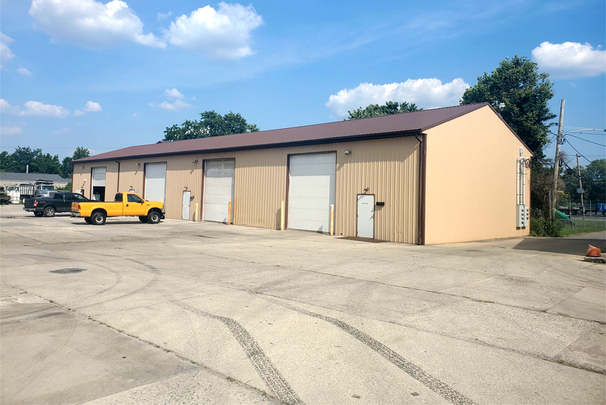 More Photos Of 8 Groce Ave, Glenolden Light Distribution For Lease