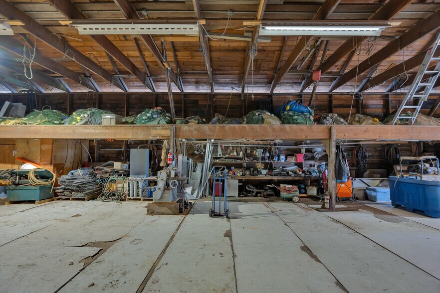 More Photos Of 9505 Gunderson Rd, Delta Industrial For Sale
