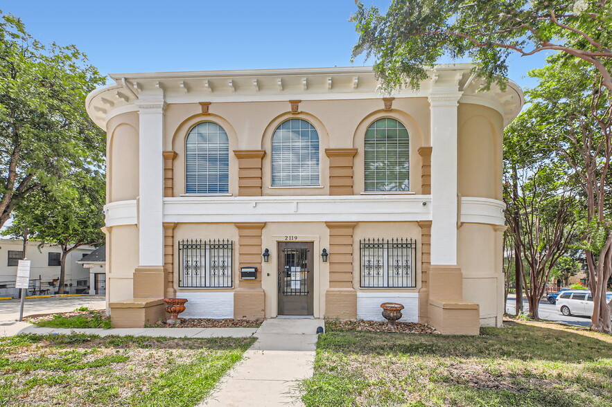 Primary Photo Of 2119 San Pedro Ave, San Antonio Office For Sale