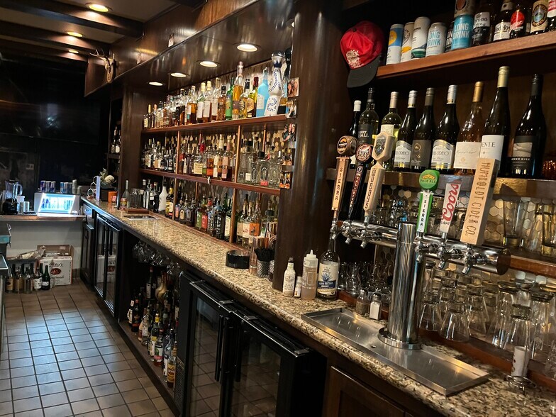 More Photos Of 1201 Market St, Redding Restaurant For Lease