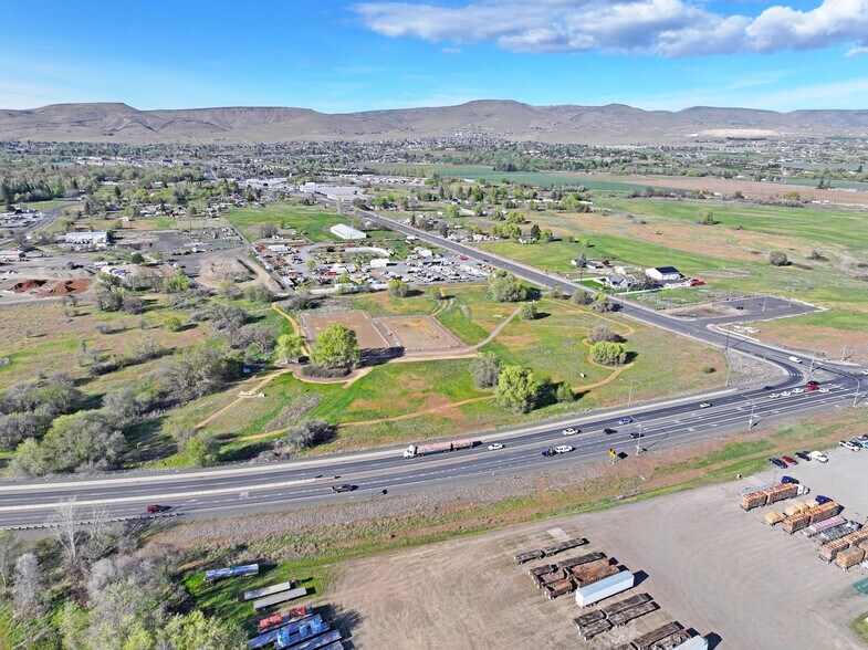 More Photos Of University Parkway at Highway 24, Yakima Land For Sale