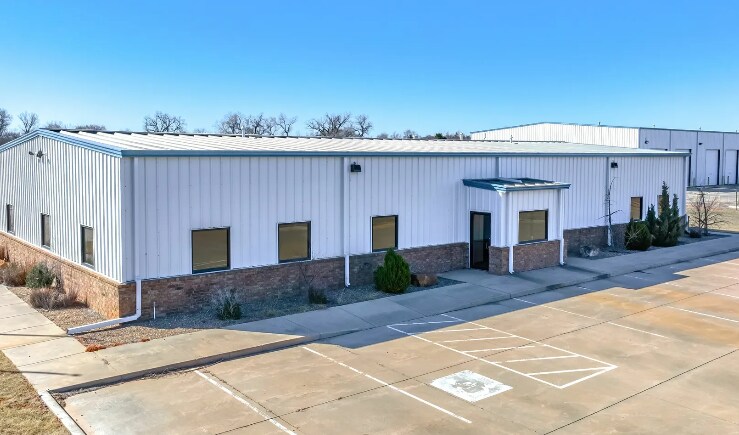 More Photos Of 2003 S Merritt Rd, Elk City Warehouse For Sale