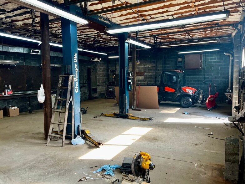 More Photos Of 2936 Mountain Rd, Saylorsburg Specialty For Lease