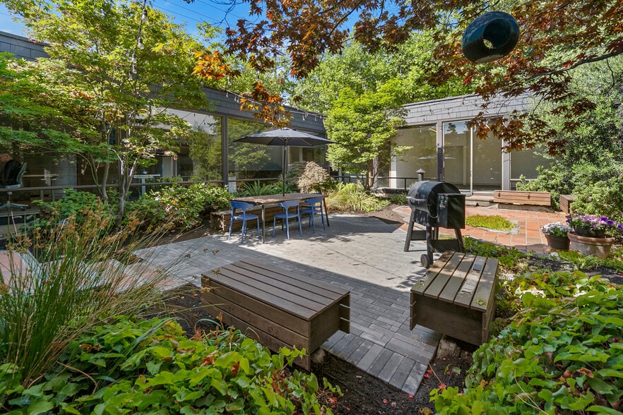 More Photos Of 1148 NW Leary Way, Seattle Office For Lease