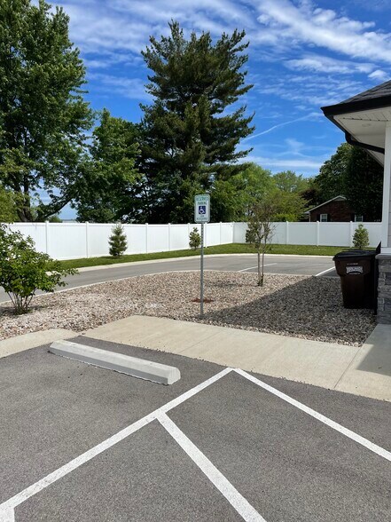 More Photos Of 1750 Leitchfield Rd, Elizabethtown Medical For Sale