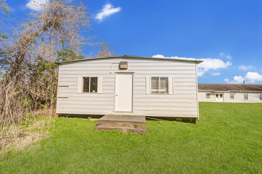 More Photos Of 3922 County Road 353, Brazoria Religious Facility For Sale