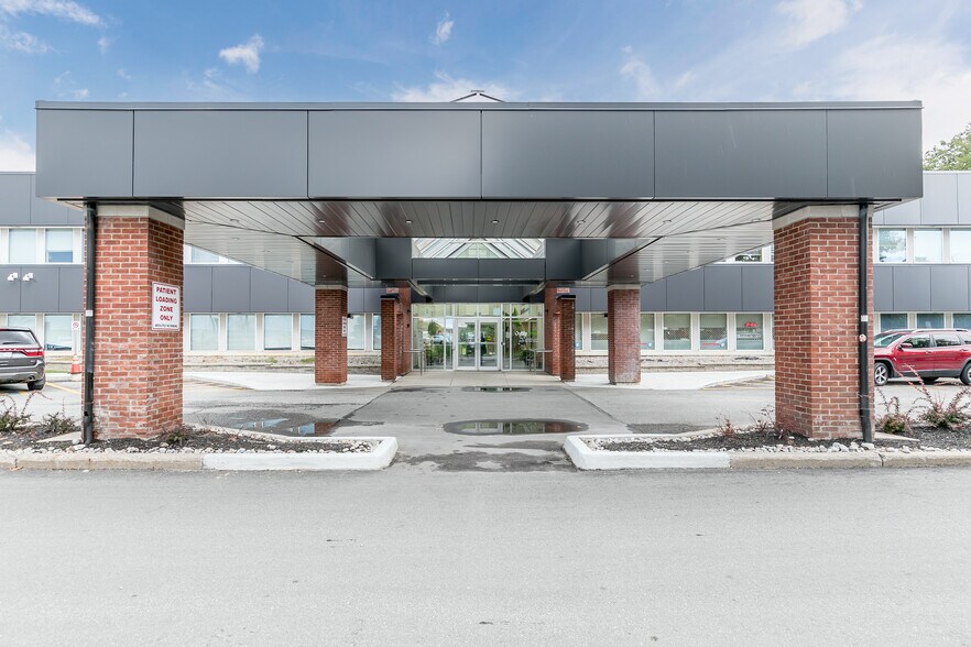 More Photos Of 240 Penetanguishene Rd, Midland Medical For Lease