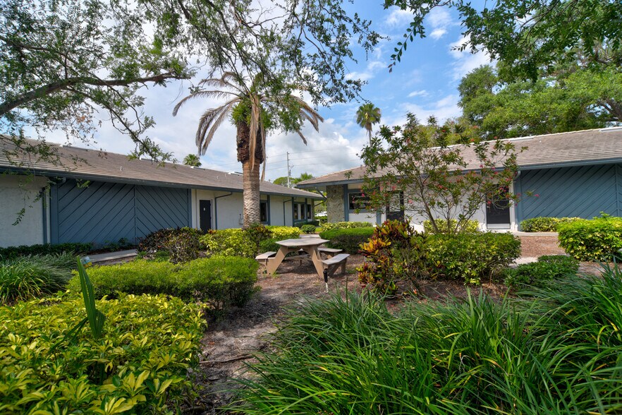 More Photos Of 3275 66th St N, Saint Petersburg Medical For Sale