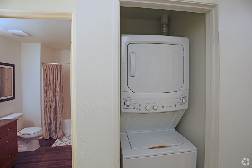 More Photos Of 707-777 G St, San Diego Apartments For Lease