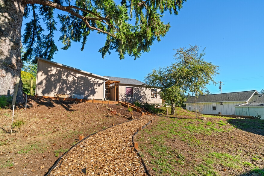 More Photos Of 12955 Highway 101 N, Nehalem General Retail For Sale