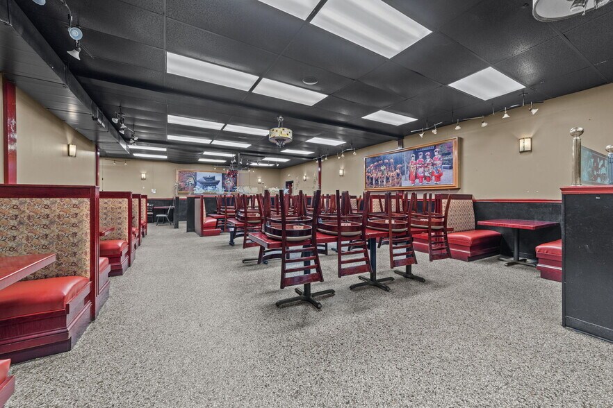 More Photos Of 607 S Main St, King Unknown For Lease