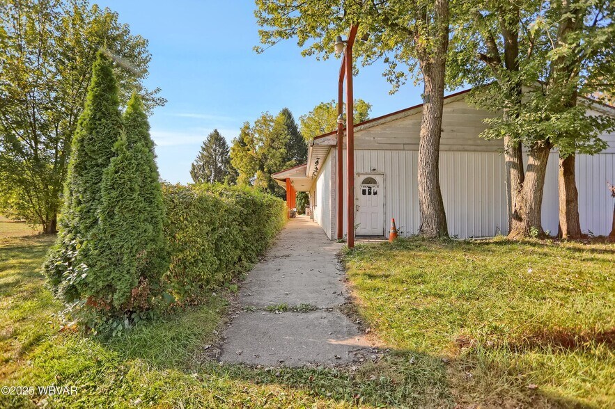 More Photos Of 8265 State Route 405, Milton Freestanding For Sale