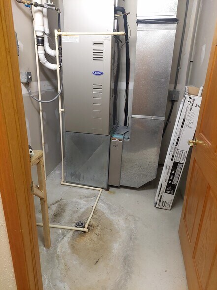 More Photos Of 435 Village Walk Ln, Johnson Creek Office For Lease