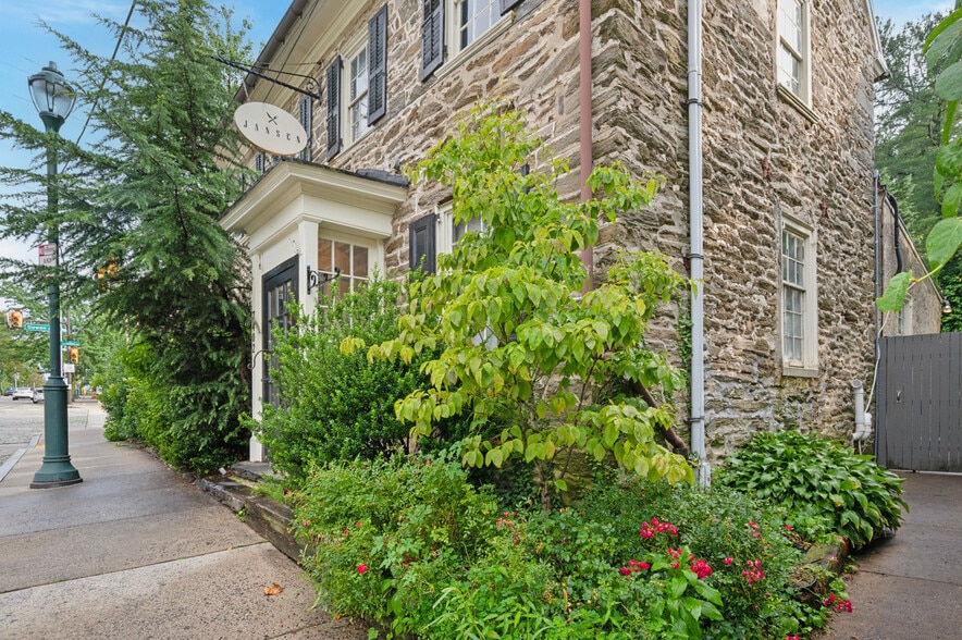 Primary Photo Of 7402 Germantown Ave, Philadelphia Restaurant For Lease