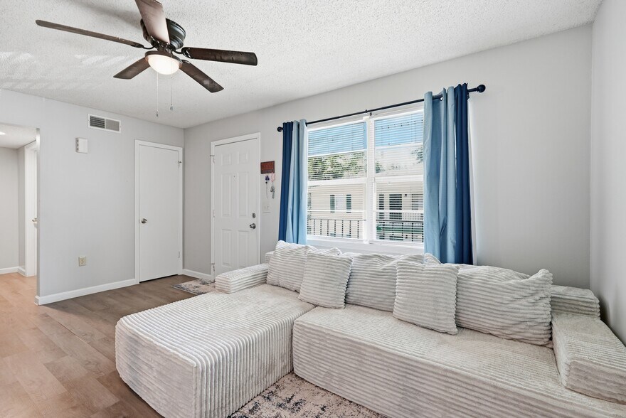 More Photos Of 433 Bradley Rd, Warren Apartments For Sale