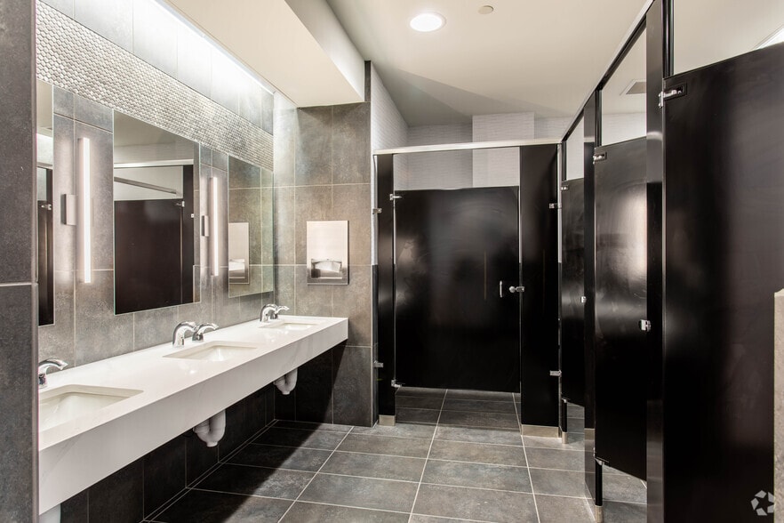 More Photos Of 3 Easton Oval, Columbus Office For Sale