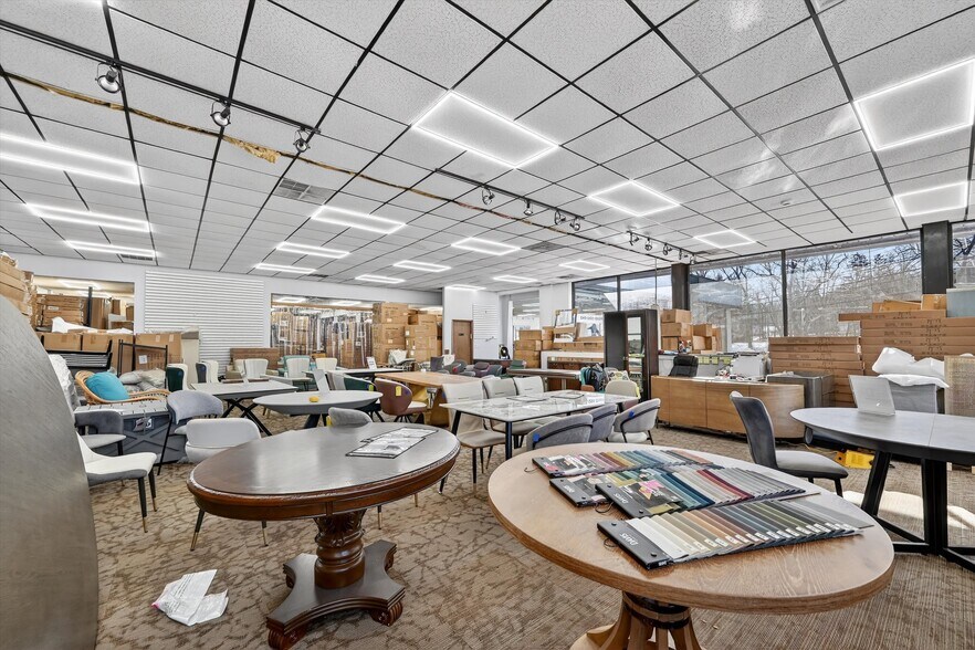 More Photos Of 330 Stage Rd, Monroe Auto Dealership For Lease