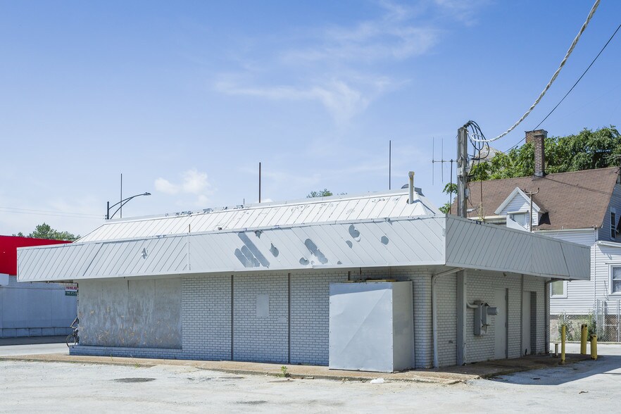 More Photos Of 2626 E 79th St, Chicago Restaurant For Lease