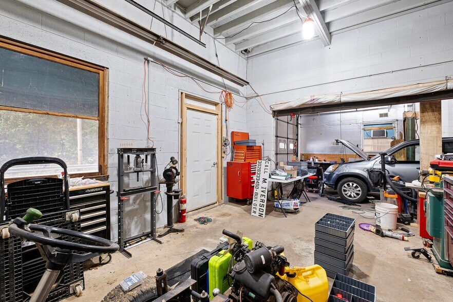 More Photos Of 2913 Creek Rd, Yorklyn Specialty For Sale