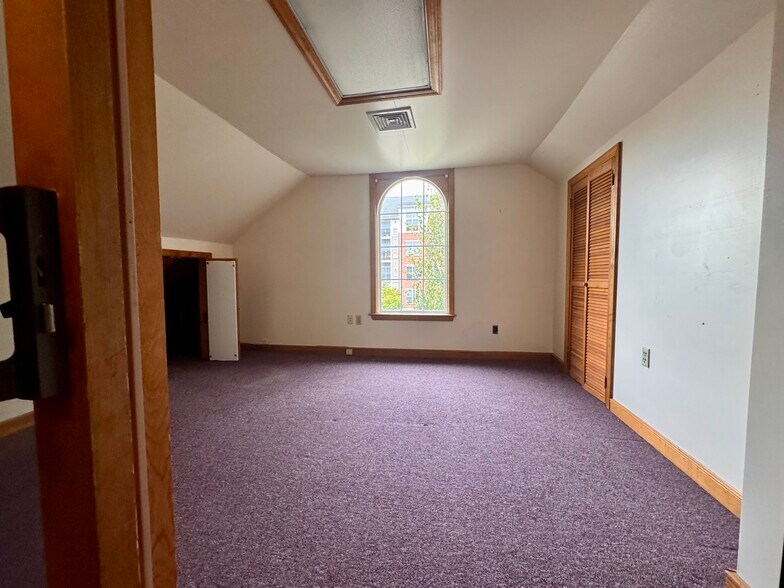 More Photos Of 25 Belden Ave, Norwalk Office For Lease