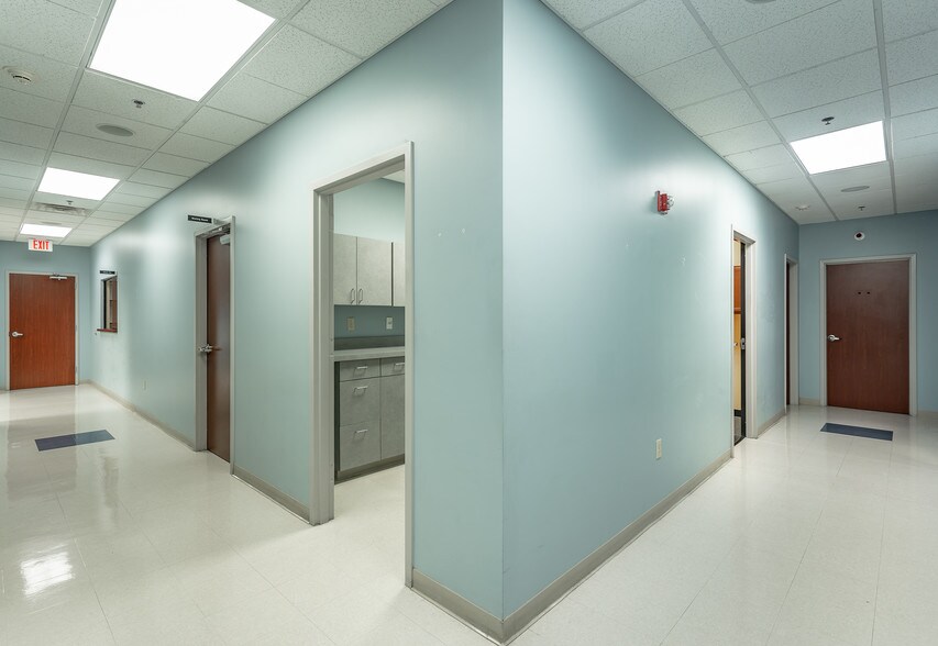 More Photos Of 2253 Chambliss Ave, Cleveland Medical For Lease