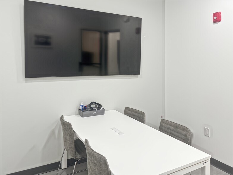 More Photos Of 300 E Bay Dr, Largo Coworking Space