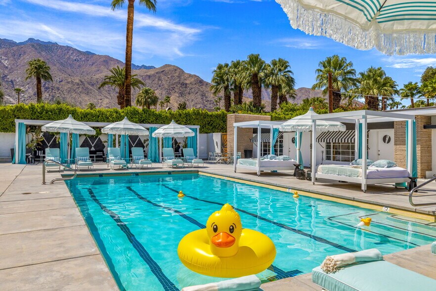 More Photos Of 120 W Vereda Sur, Palm Springs Hotel For Sale