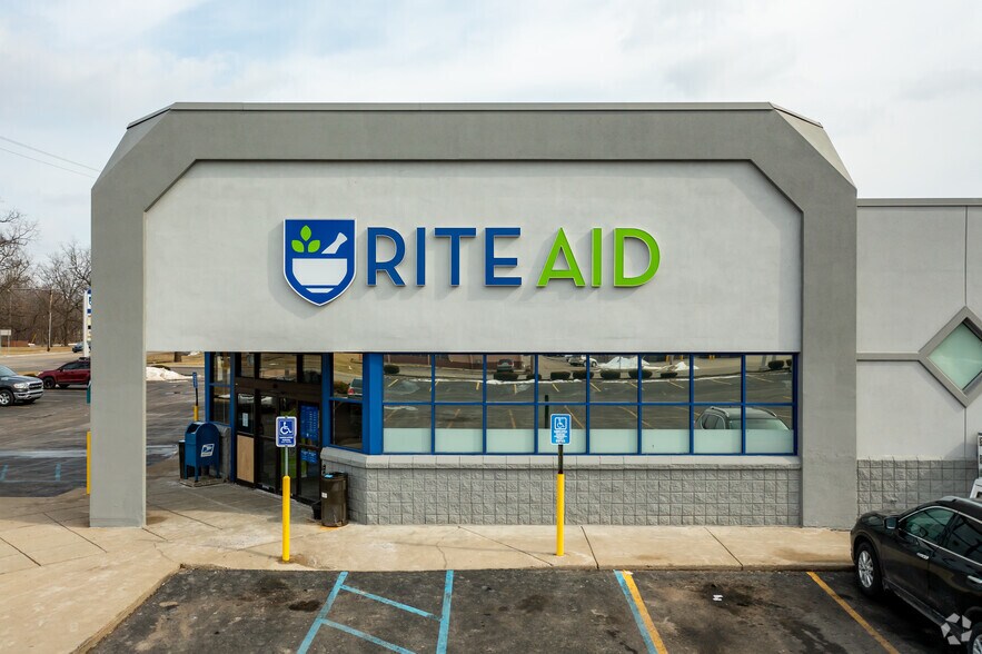 More Photos Of 6026 Lapeer Rd, Burton Storefront Retail Residential For Sale