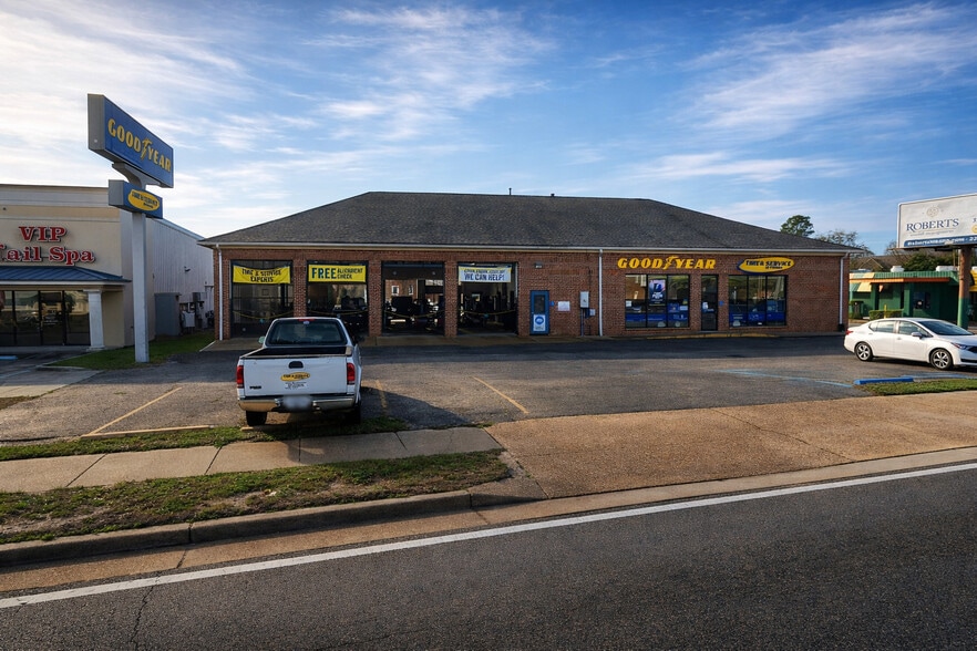 More Photos Of 2585 Pass Rd, Biloxi Freestanding For Sale