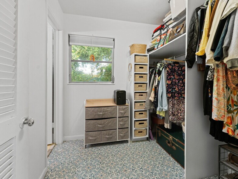 More Photos Of 200 66th St N, Saint Petersburg Office Residential For Sale