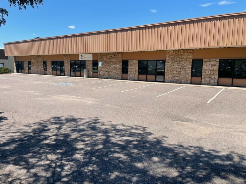 More Photos Of 597 Olathe St, Aurora Flex For Lease