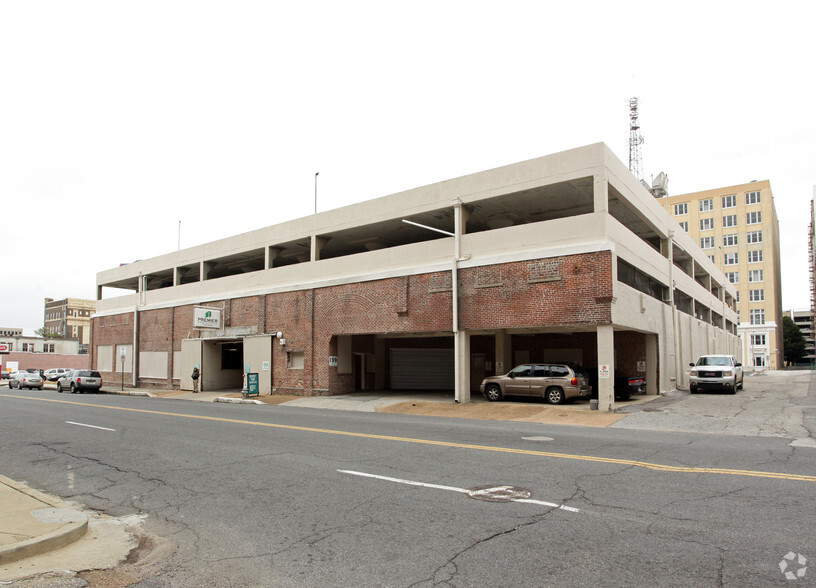 Primary Photo Of 199 Jefferson Ave, Memphis Parking Garage For Sale